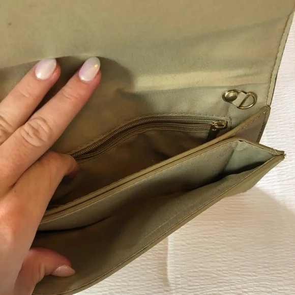 Fab’rik Nude/green Clutch - Picture 4 of 4